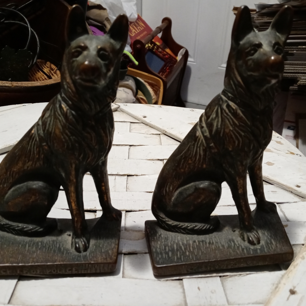 ๐ฆ
๐ANTIQUE PAIR OF GERMAN DOGS๐ ๐ ๐ทRARE๐ถFIRE๐ฅSALES!! ๐ฆฎ ๐โ๐ฆบ ๐ฉ ๐ - Picture 14 of 16